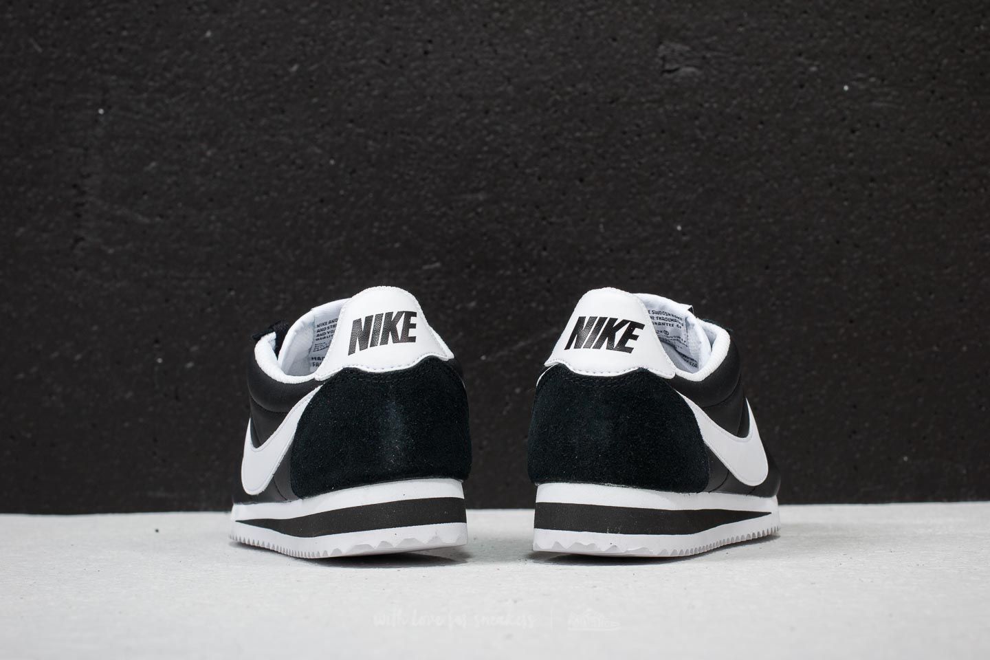 Nike classic cortez nylon (black / white) deals