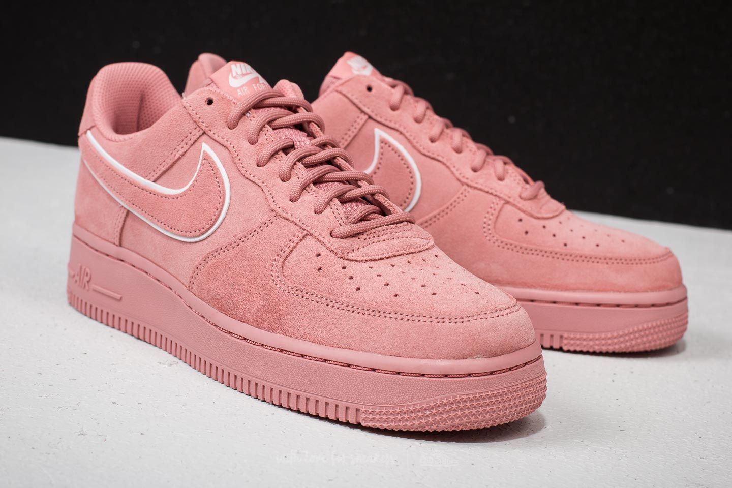 Nike air force top 1 lv8 red suede