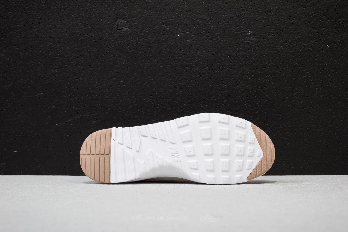 Women s shoes Nike Wmns Air Max Thea Desert Sand Sand White