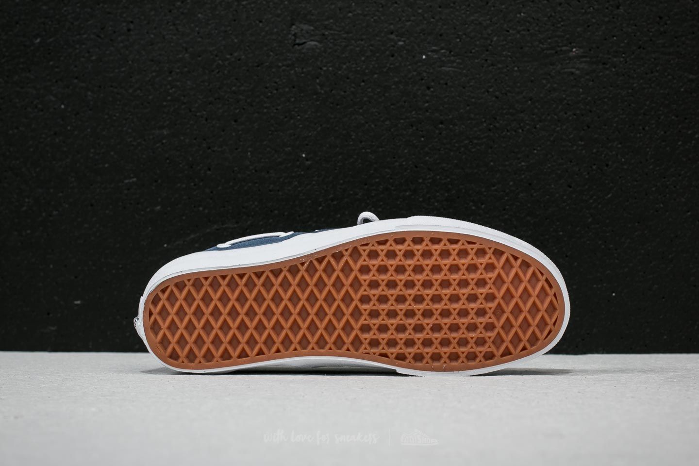 Lacey 72 vans store