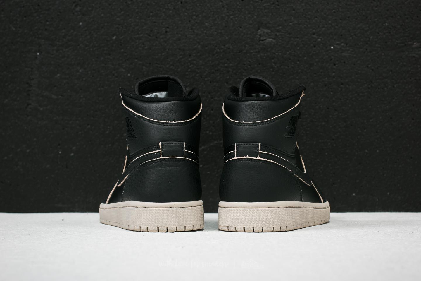 Men s shoes Air Jordan 1 Retro High Premium Black Black Desert Sand Footshop