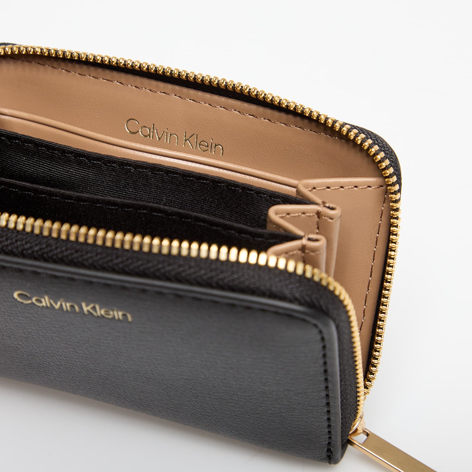 Pánske peňaženky Calvin Klein Foil Logo Medium Zip Around Black