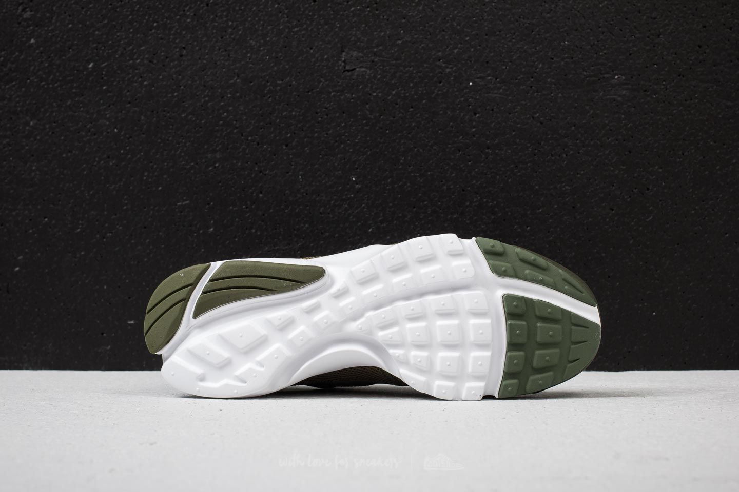 Nike presto fly medium olive clearance