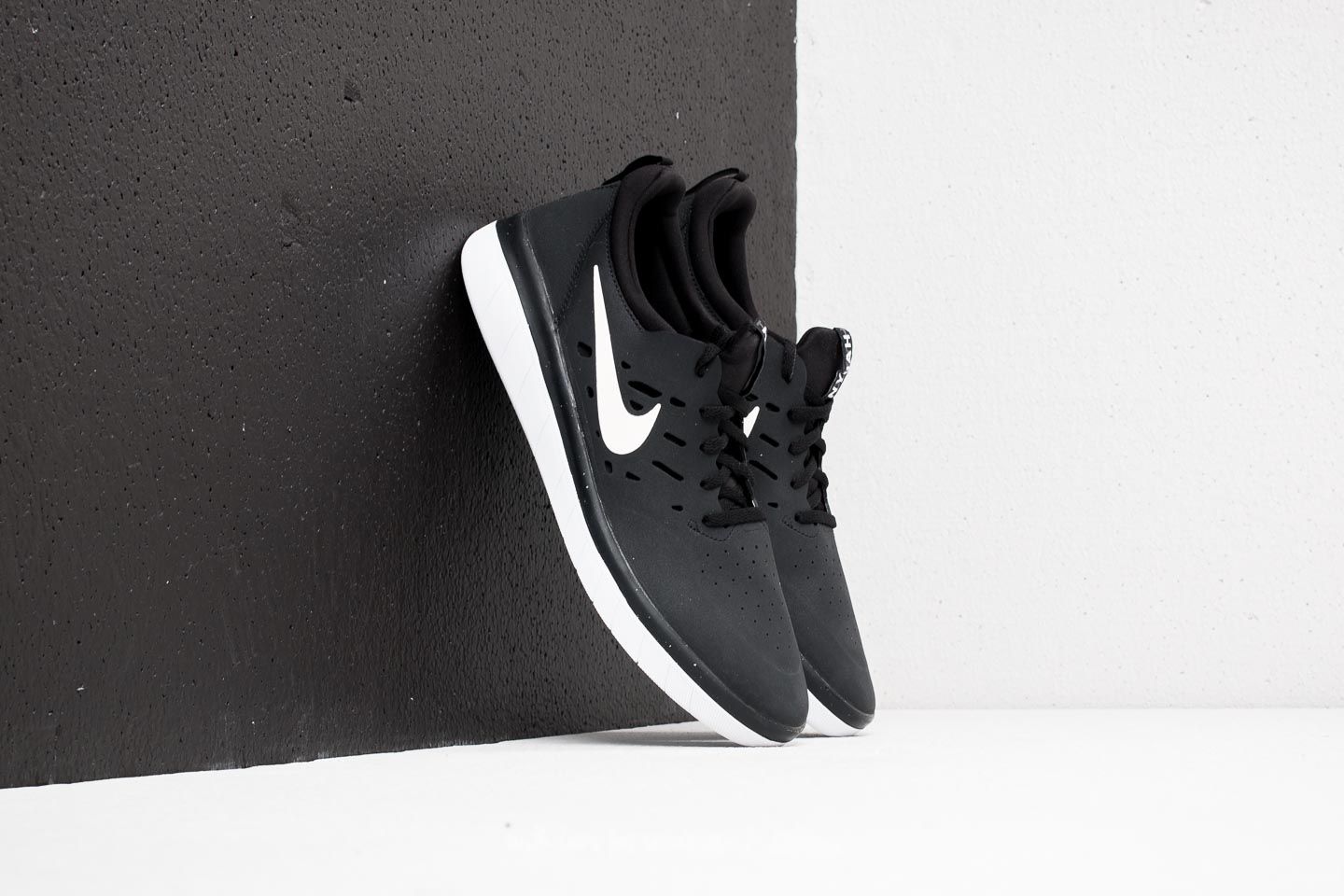 Men's shoes Nike SB Nyjah Free Black/ White