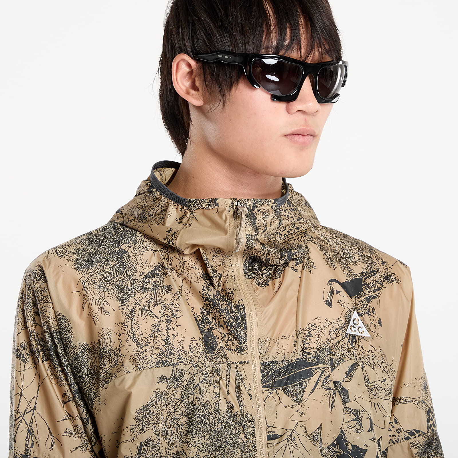 Giacche da uomo Nike ACG "Cinder Cone" Men's Windproof Jacket Parachute Beige/ Anthracite/ Summit White