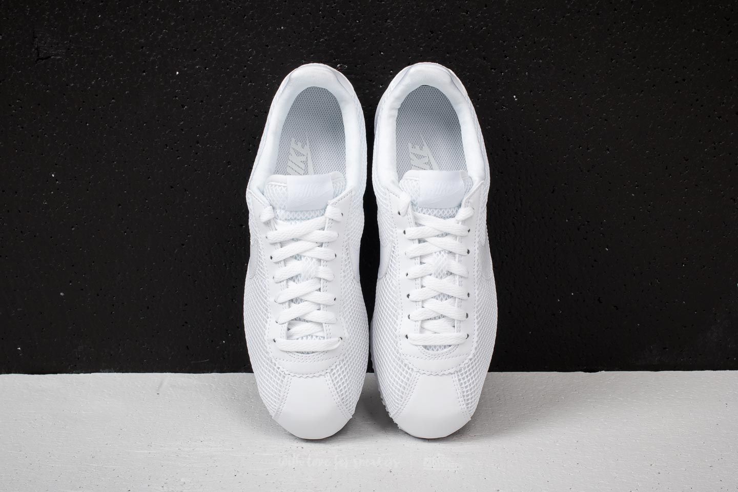Nike cortez cheap white mesh