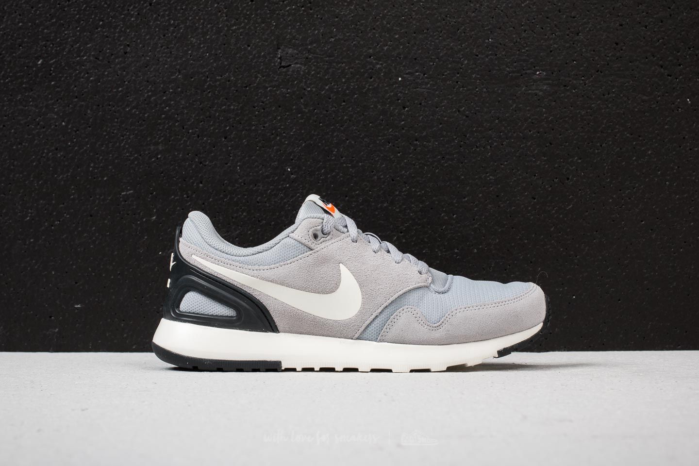 Nike air vibenna shop grey