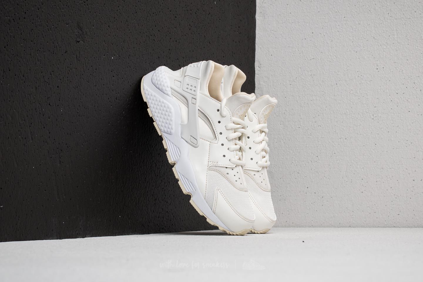 Buty damskie Nike Wmns Air Huarache Run Sail/ Fossil-White