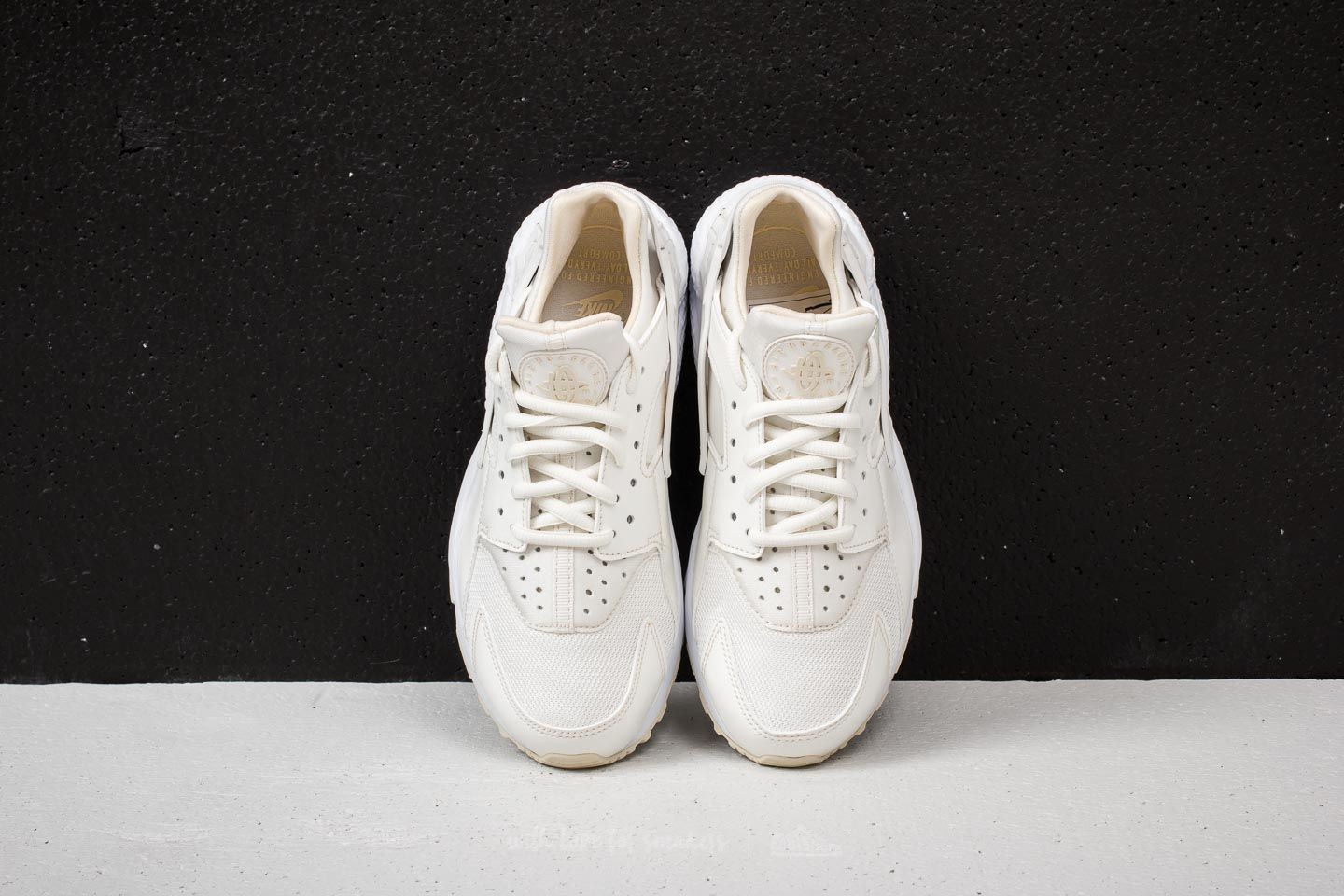 Buty damskie Nike Wmns Air Huarache Run Sail/ Fossil-White