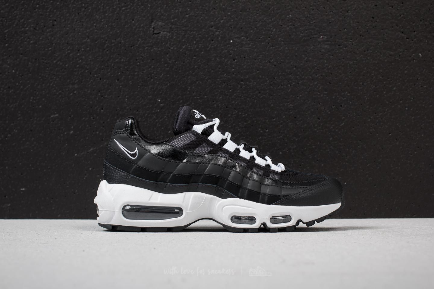 Nike air max 95 womens black and top white