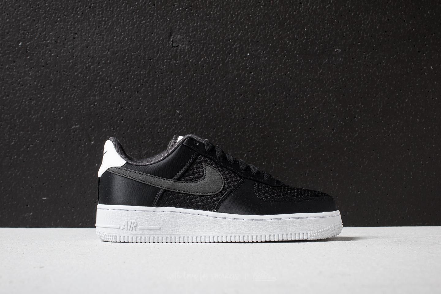 Damen Sneaker und Schuhe Nike Wmns Air Force 1 '07 SE Black/ Black-Anthracite-White