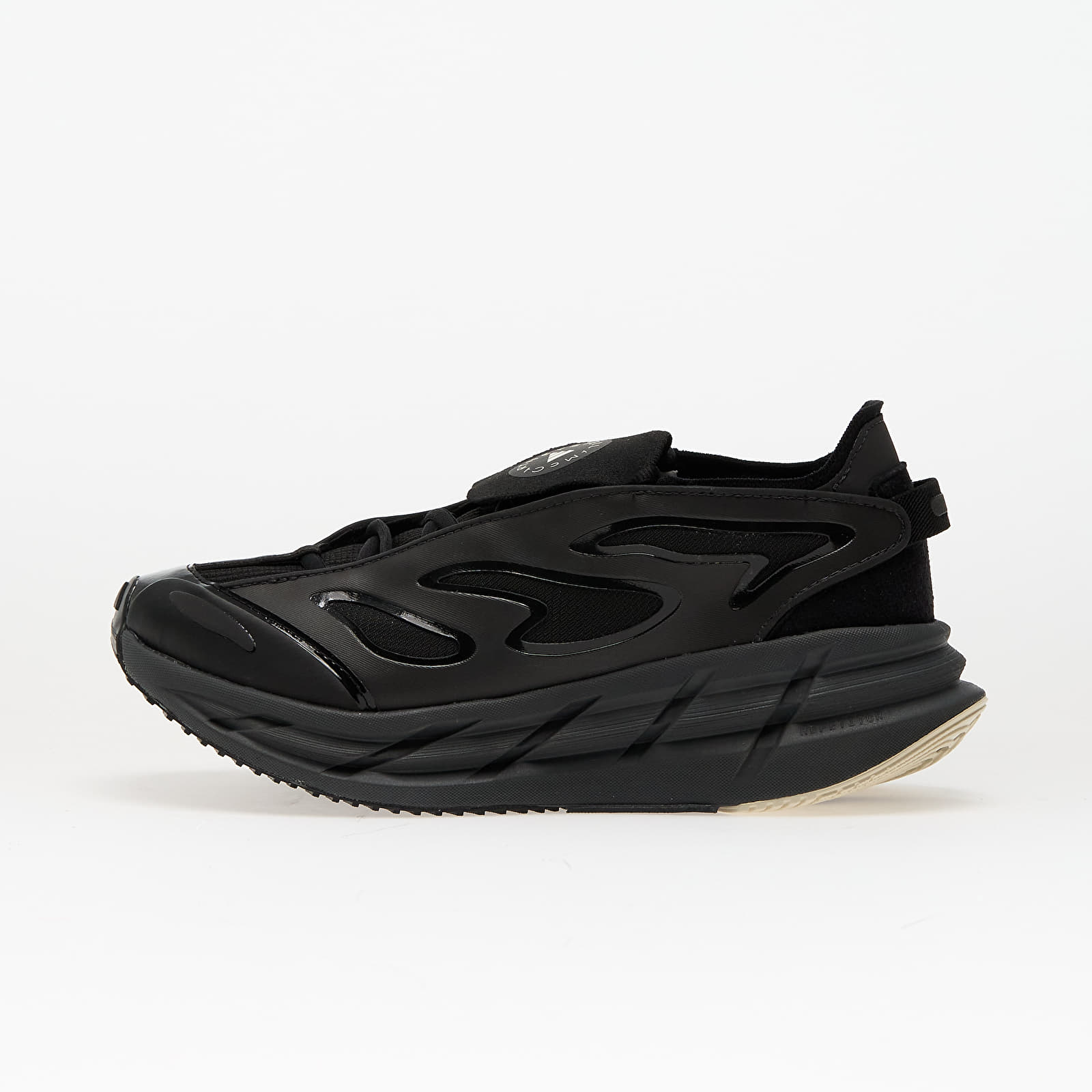 Moteriška avalynė adidas x Stella McCartney Adistar Core Black/ Utility Black/ Almond Milk
