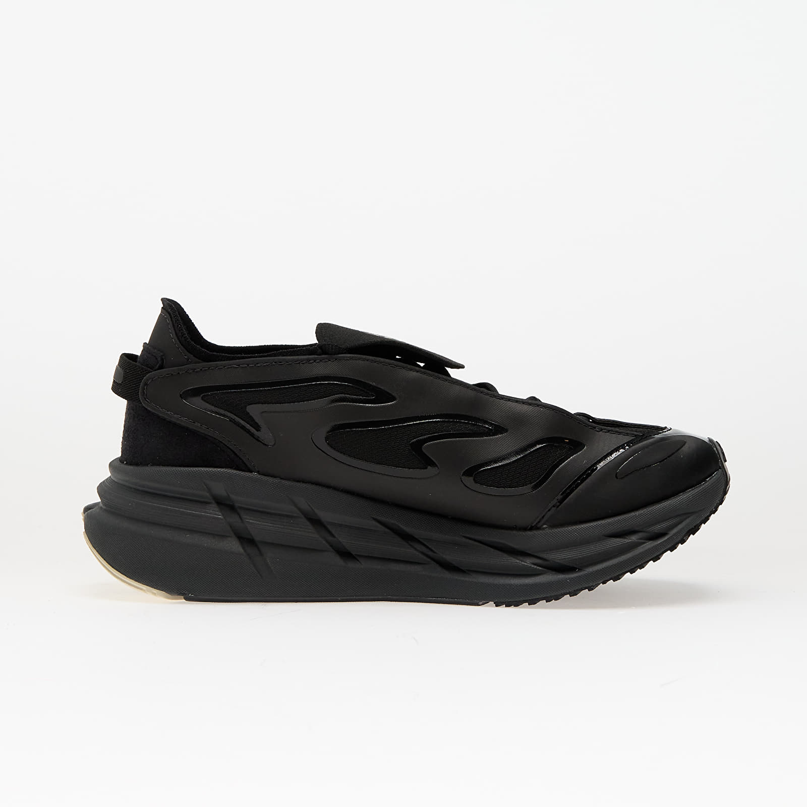 Moteriška avalynė adidas x Stella McCartney Adistar Core Black/ Utility Black/ Almond Milk