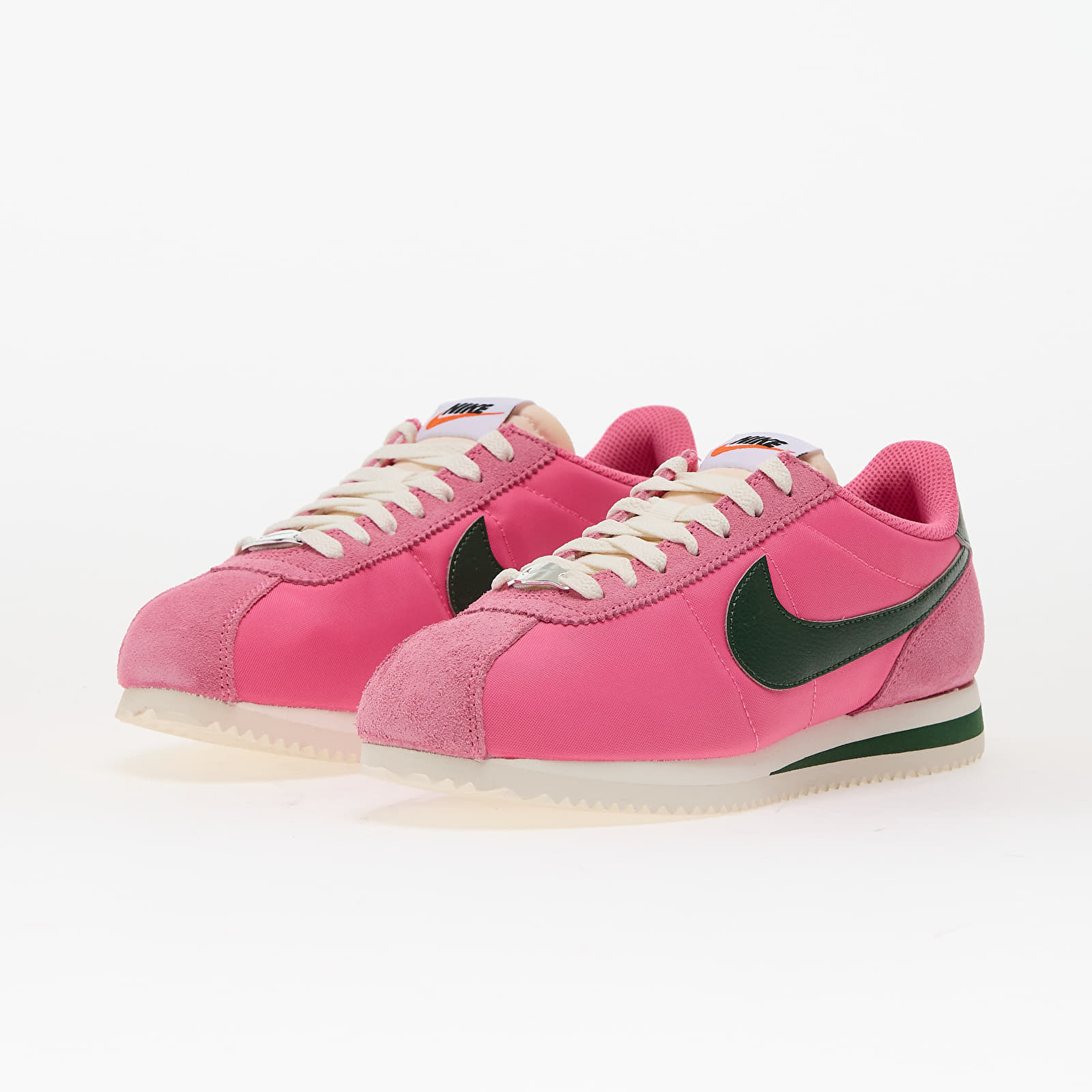 Дамски кецове и обувки Nike W Cortez Pinksicle/ Fir-Sail-White-Black-Safety Orange