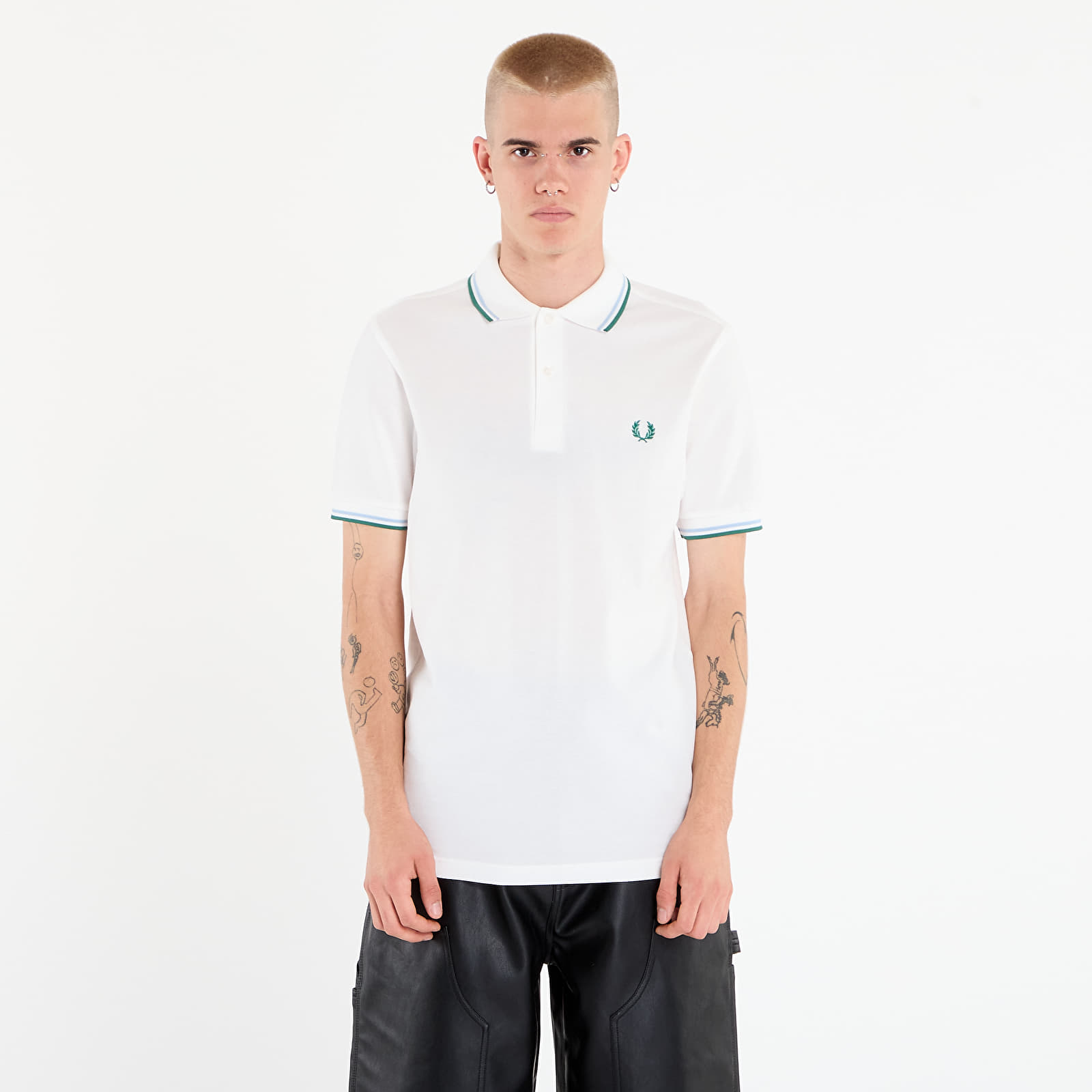 Majice T-shirt FRED PERRY Twin Tipped Fred Perry Shirt UNISEX Swhit/ Trbl/ Sprgr