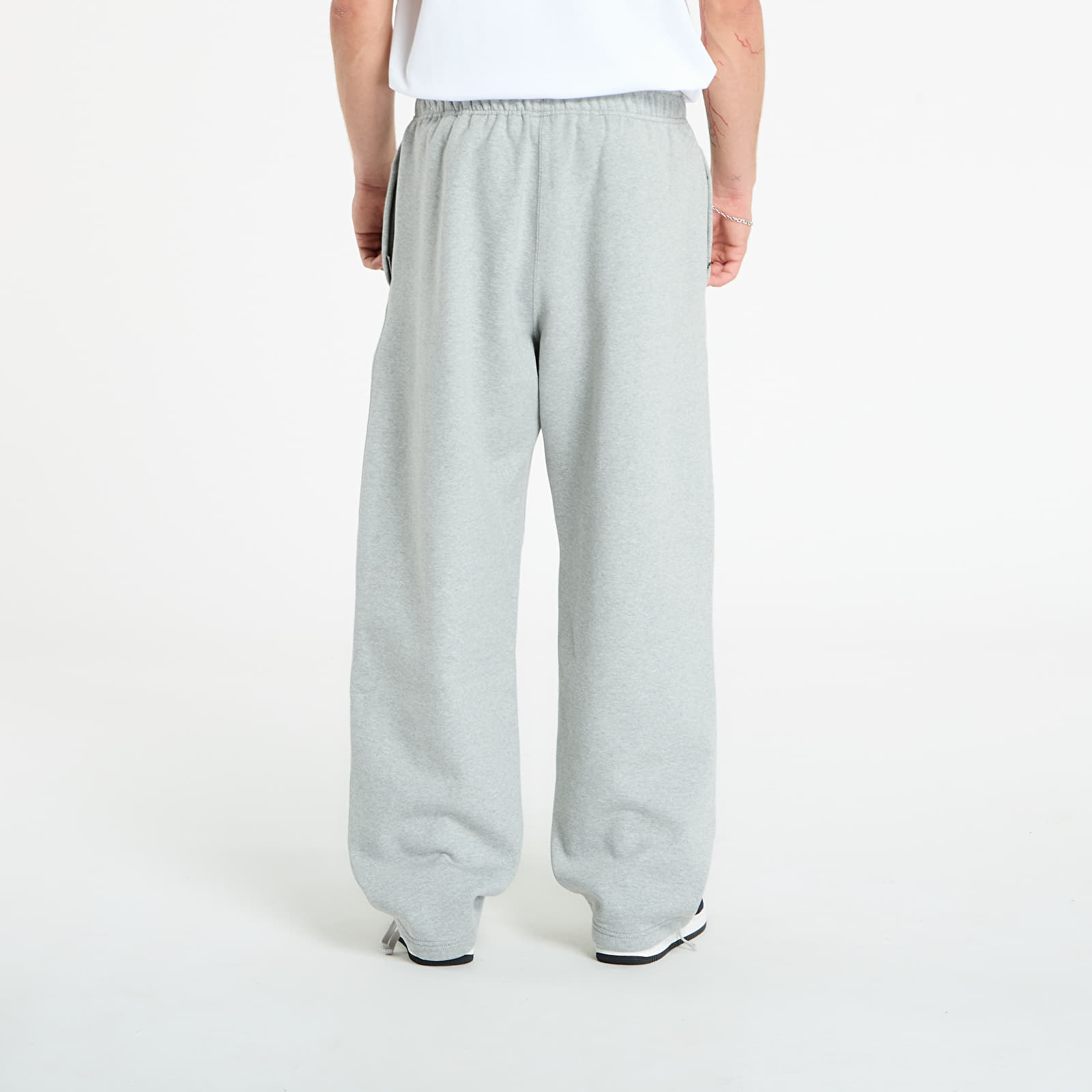 Ανδρικές φόρμες Nike Solo Swoosh Men's Fleece Open-Hem Pants Dk Grey Heather/ Lt Smoke Grey/ White