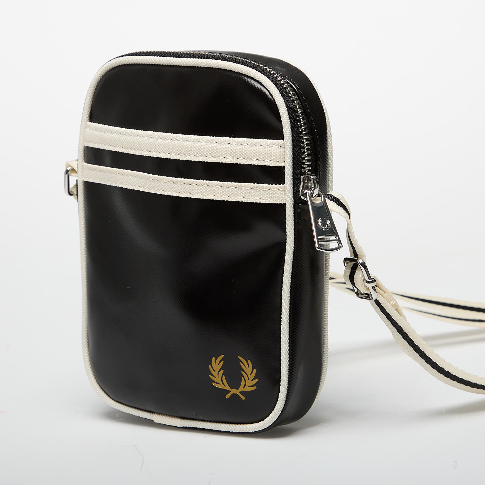 Ristilaukut FRED PERRY Classic Small Side Bag Black/ Ecru