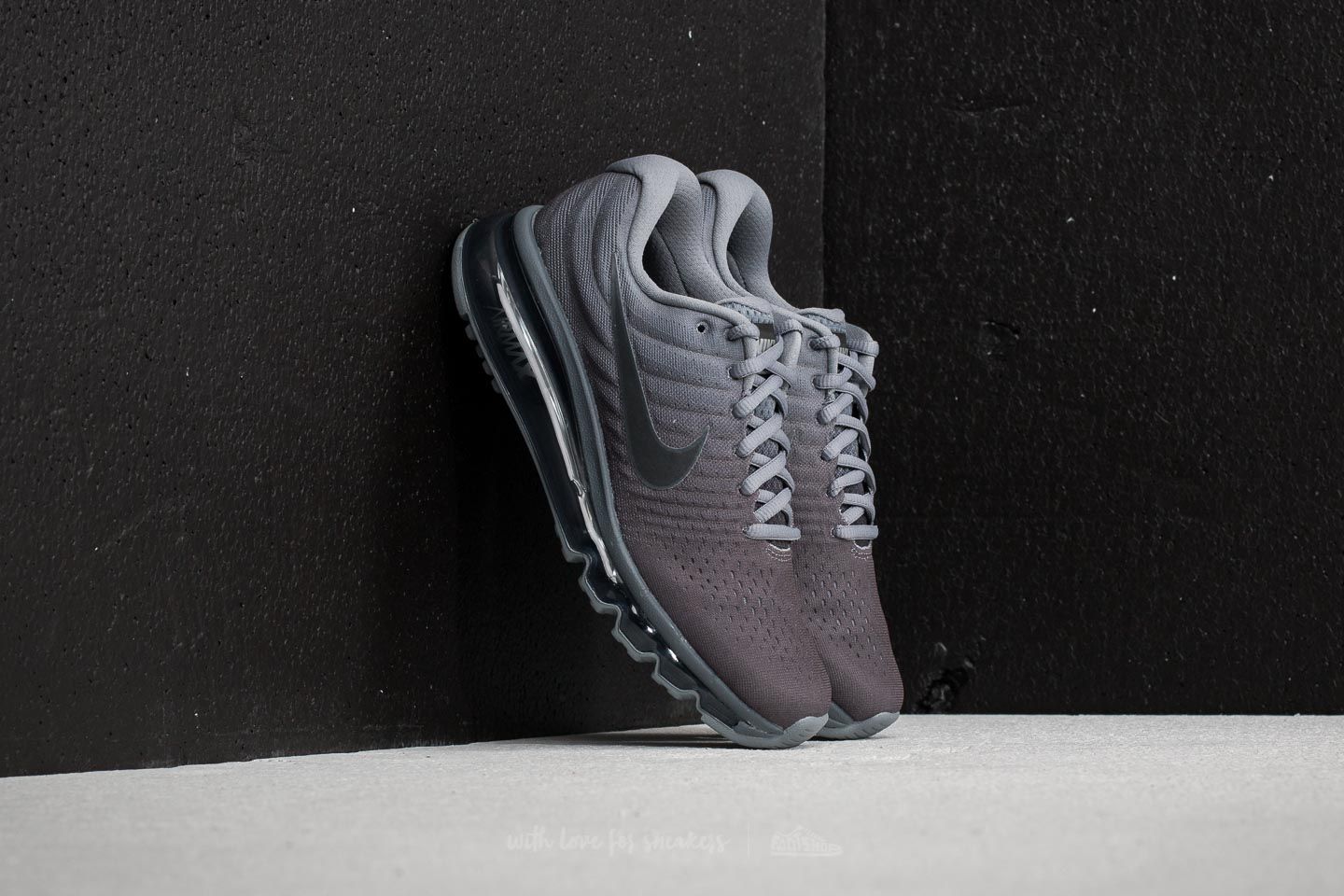 Nike Air Max 2017 in Anthracite, Dark Grey and Cool Grey Nike Men main image 3