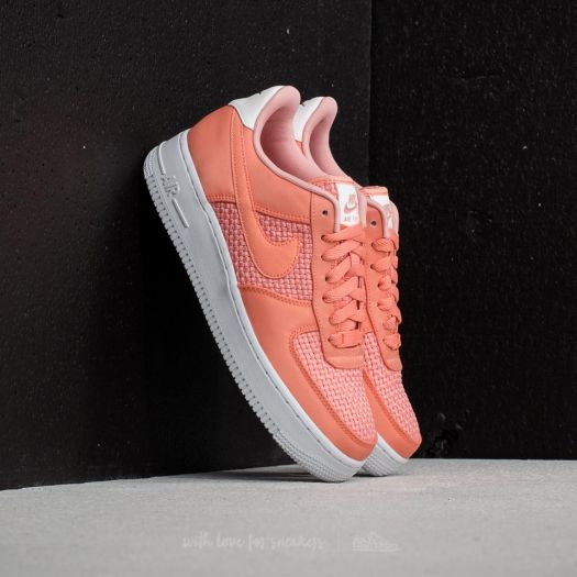 Women s shoes Nike Wmns Air Force 1 07 SE Crimson Bliss Crimson Bliss Footshop