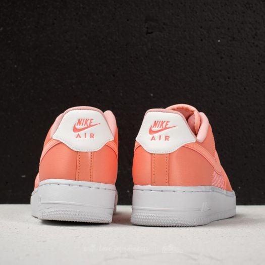 Women s shoes Nike Wmns Air Force 1 07 SE Crimson Bliss Crimson Bliss Footshop