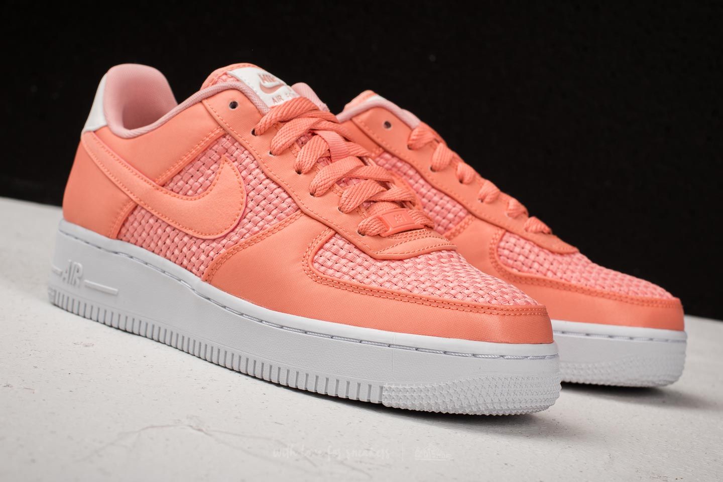 Nike air force 1 crimson bliss clearance
