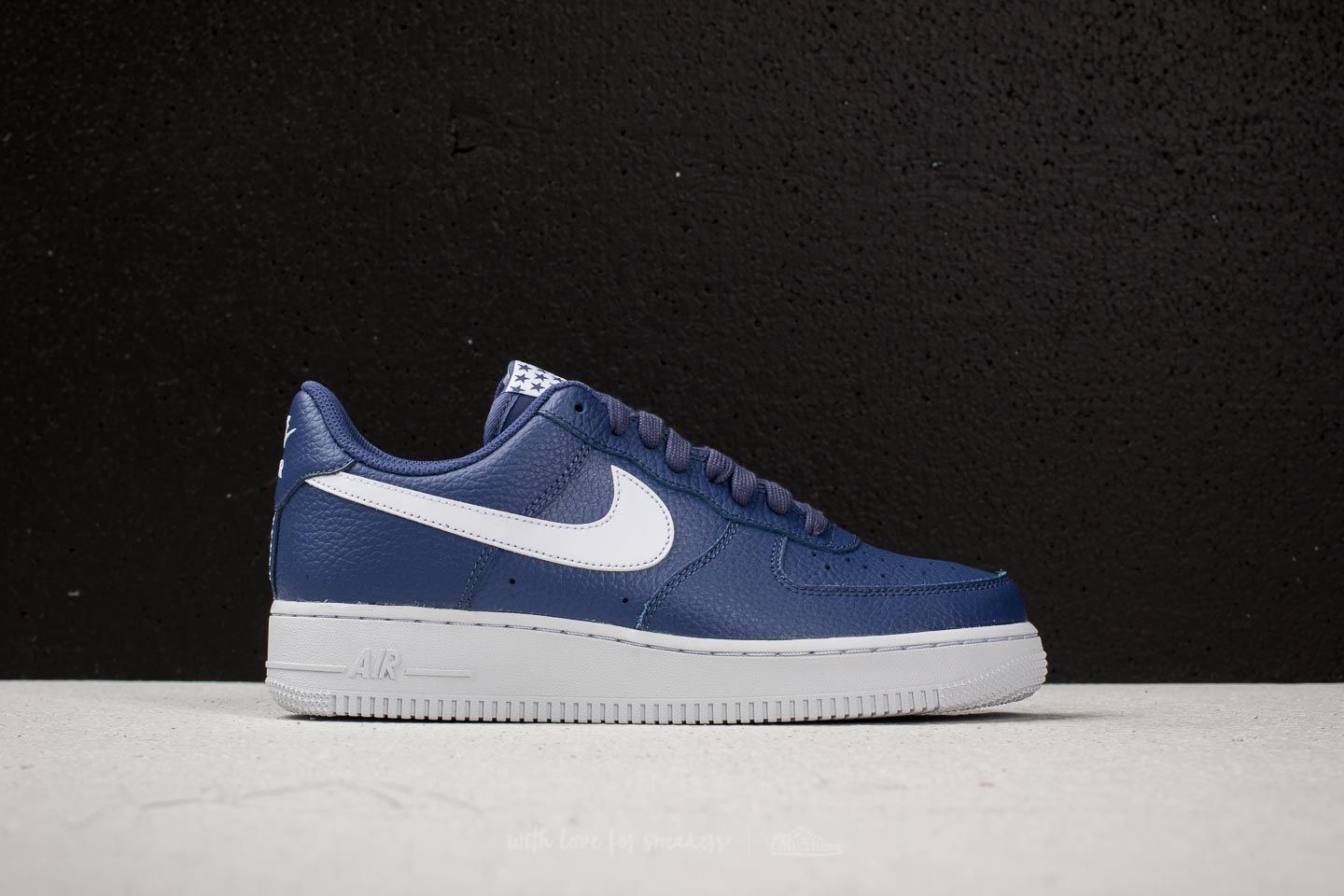 Nike air force 1 low blue recall outlet