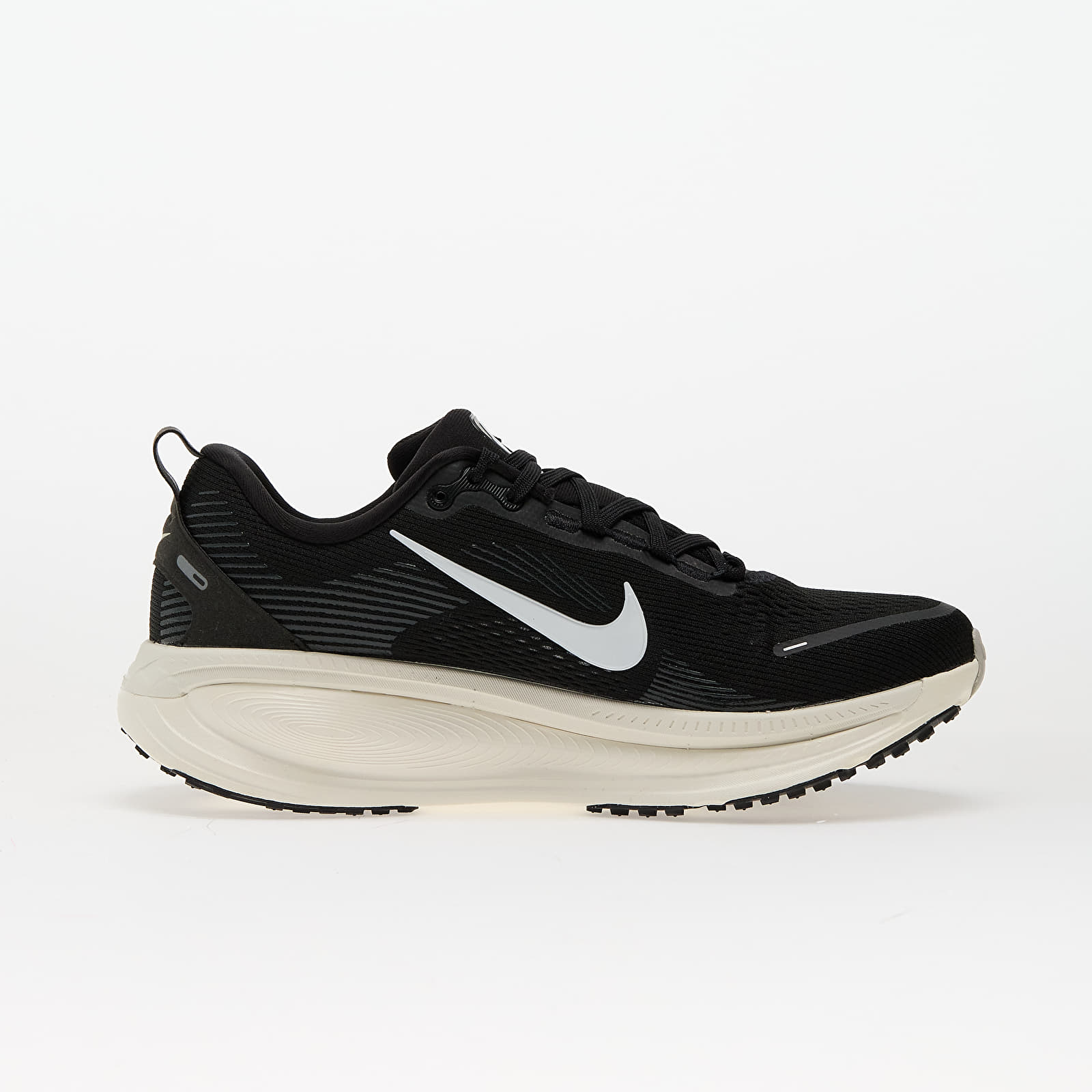 Moteriška avalynė Nike W Vomero 18 Black/ Summit White-Coconut Milk