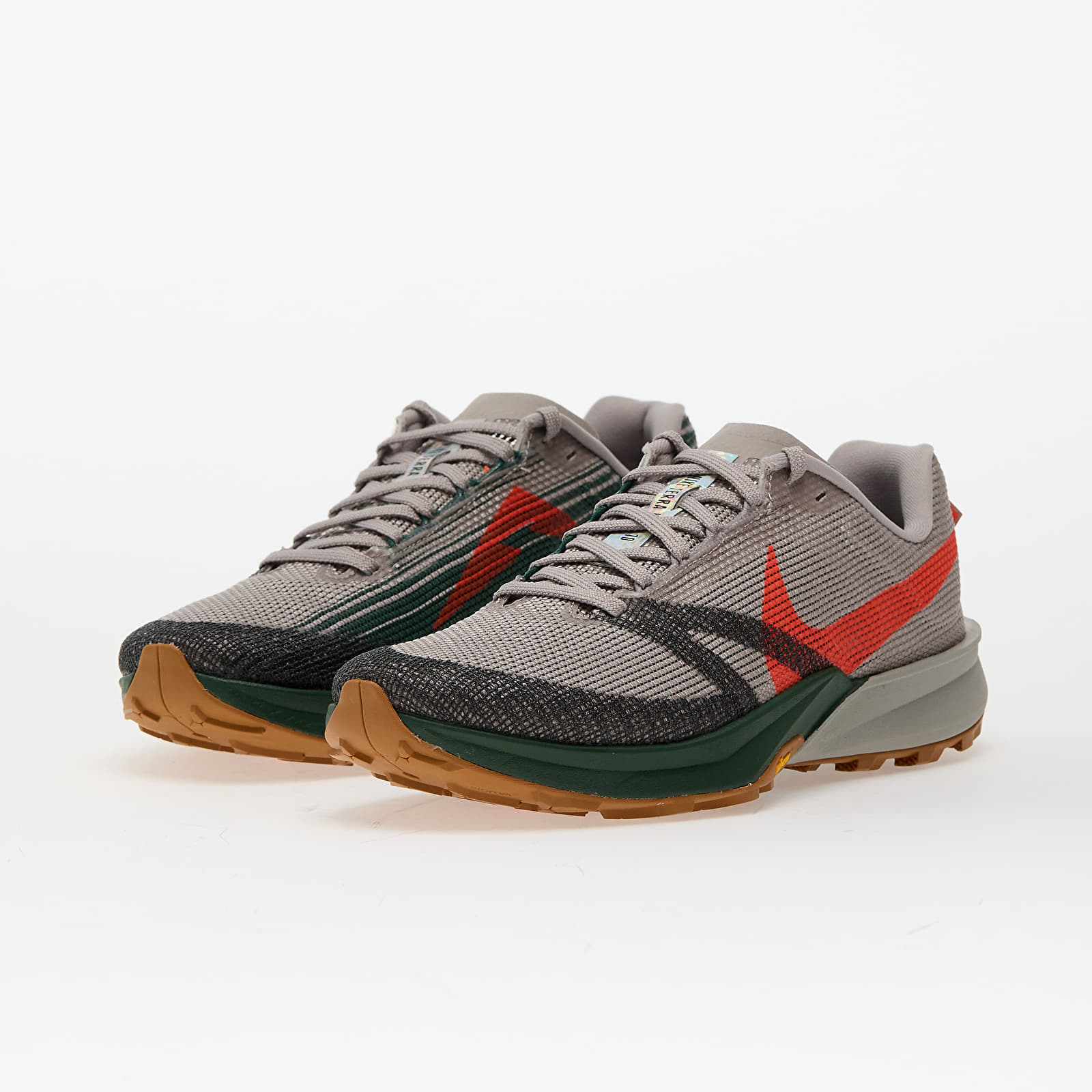 Herren Sneaker und Schuhe Nike Terra Kiger 10 College Grey/ Brt Crimson-Fir-Desert Ochre