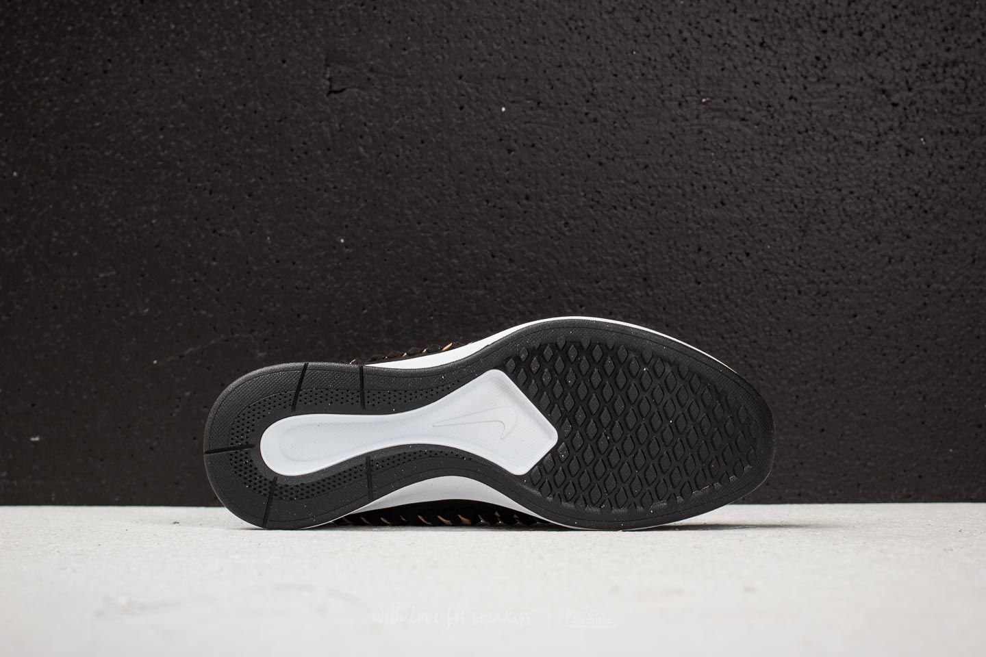 Women's shoes Nike W Dualtone Racer Woven Black/ Black-Vachetta Tan-White