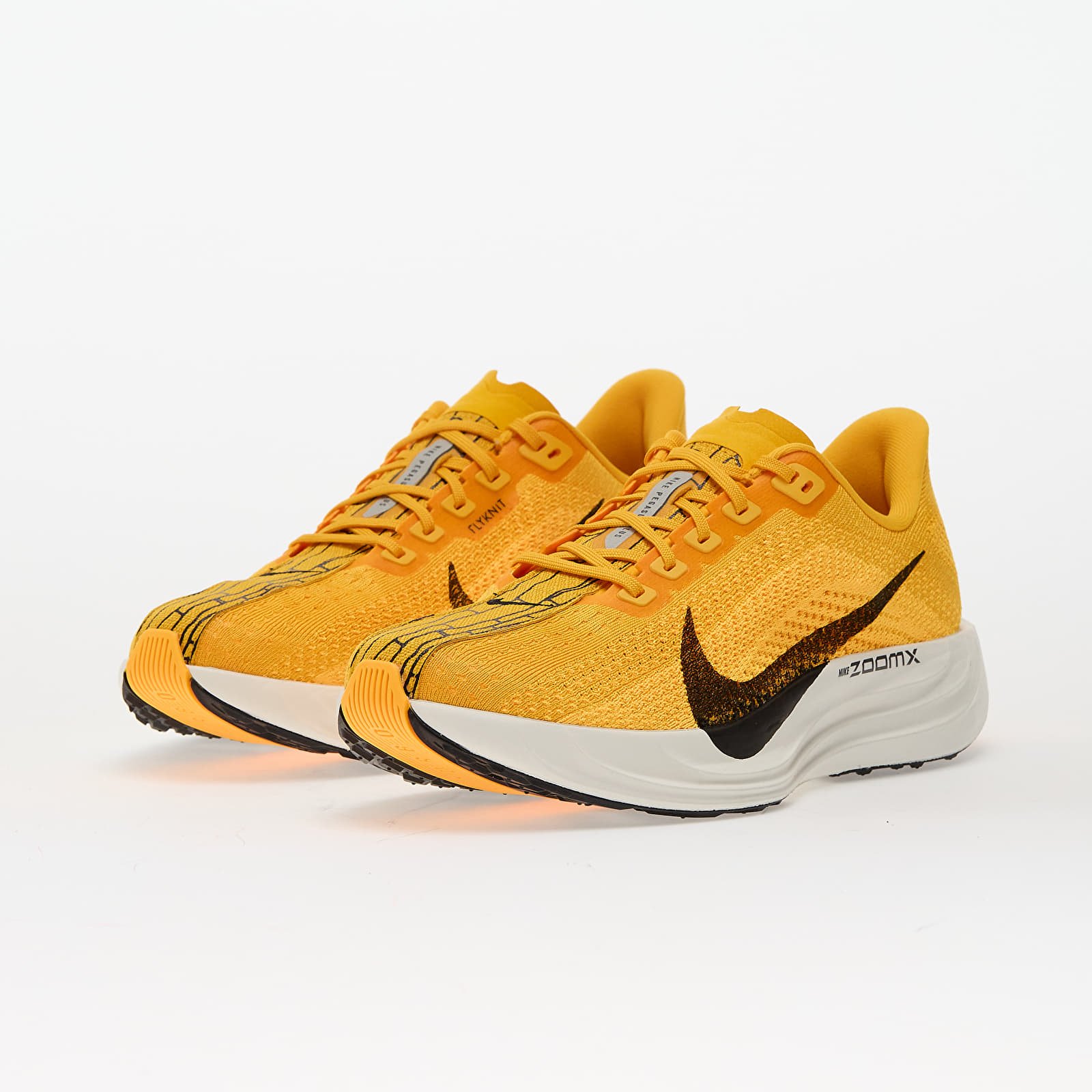 Ανδρικά παπούτσια Nike Pegasus Plus Lv8 Univ Gold/ Black-Laser Orange-Sail