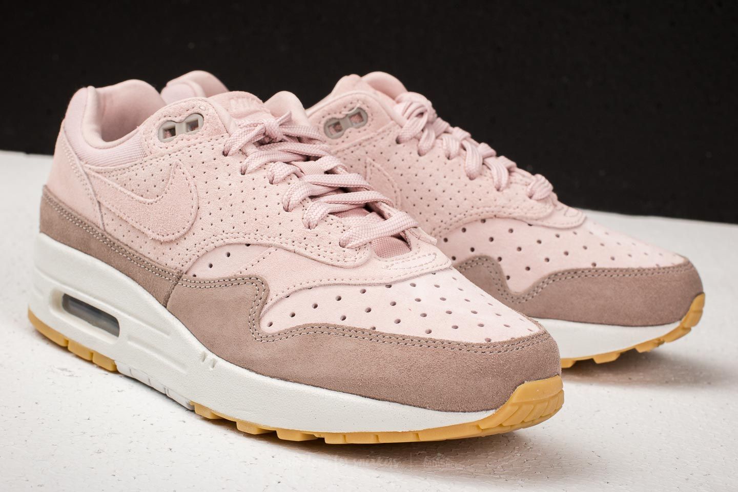 Women s shoes Nike Wmns Air Max 1 Premium Particle Beige Particle Beige Footshop
