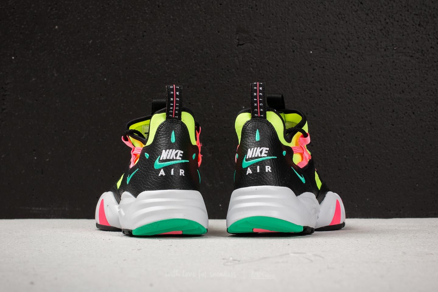 Nike air scream top