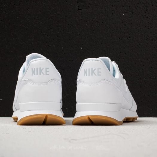 Women s shoes Nike Wmns Internationalist White White White Gum Light Brown Footshop