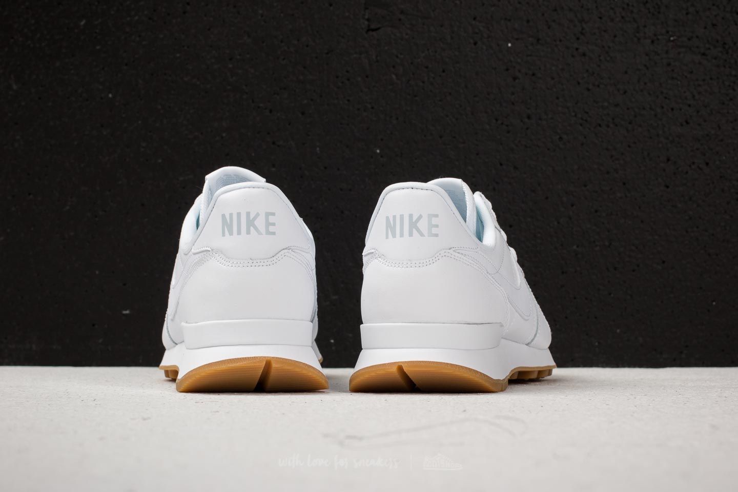 Damesko Nike Wmns Internationalist White/ White-White-Gum Light Brown