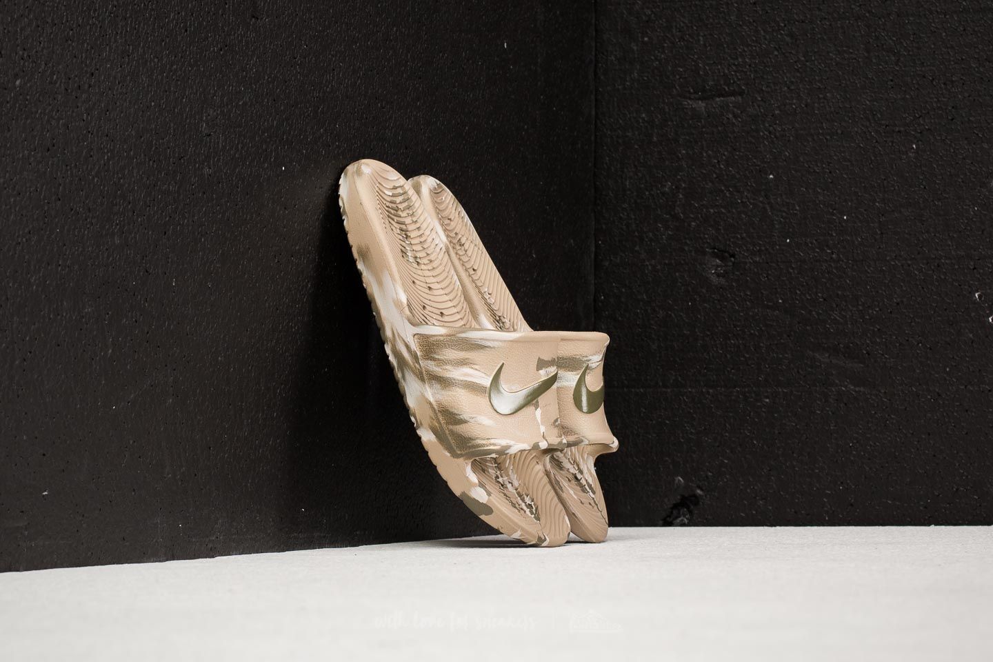 Nike kawa online shower marble