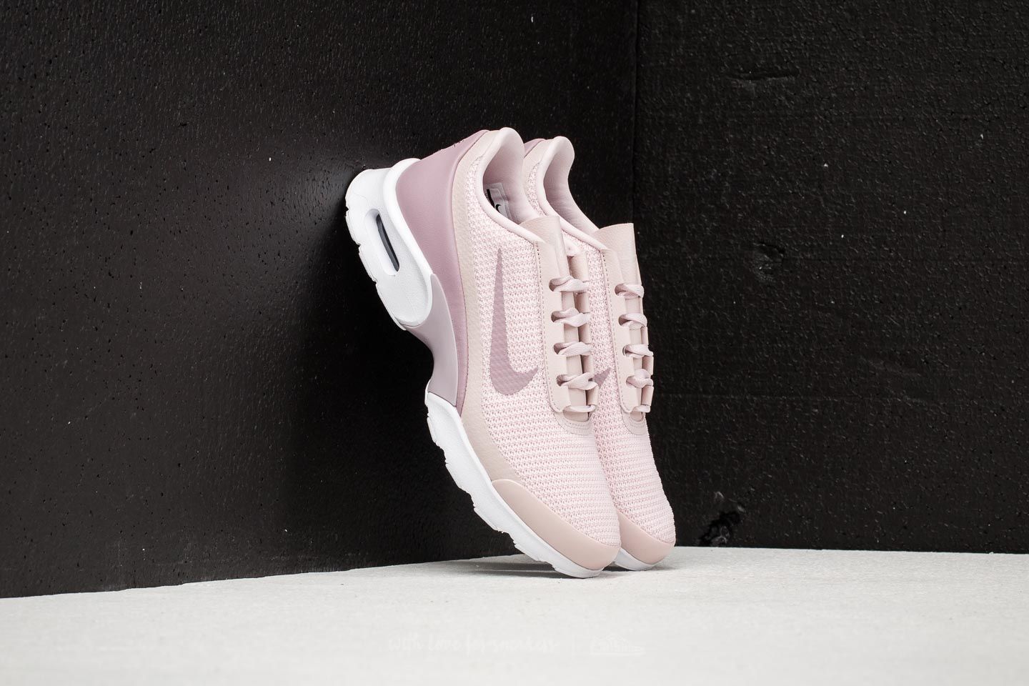 Women s shoes Nike Wmns Air Max Jewell Barely Rose Elemental Rose Footshop