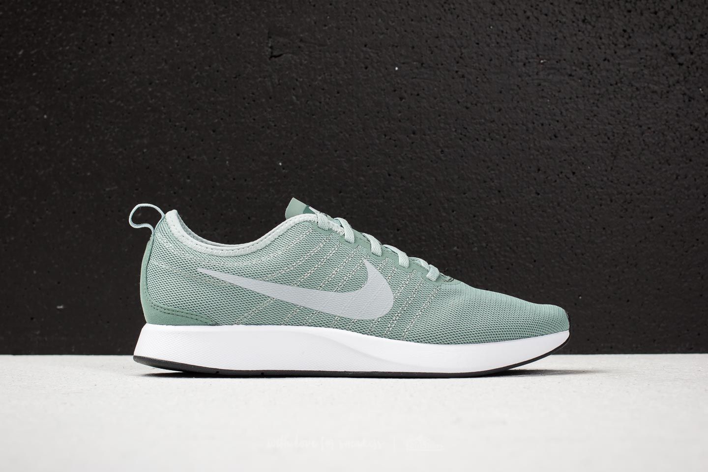 Men s shoes Nike Dualtone Racer Clay Green Light Pumice White