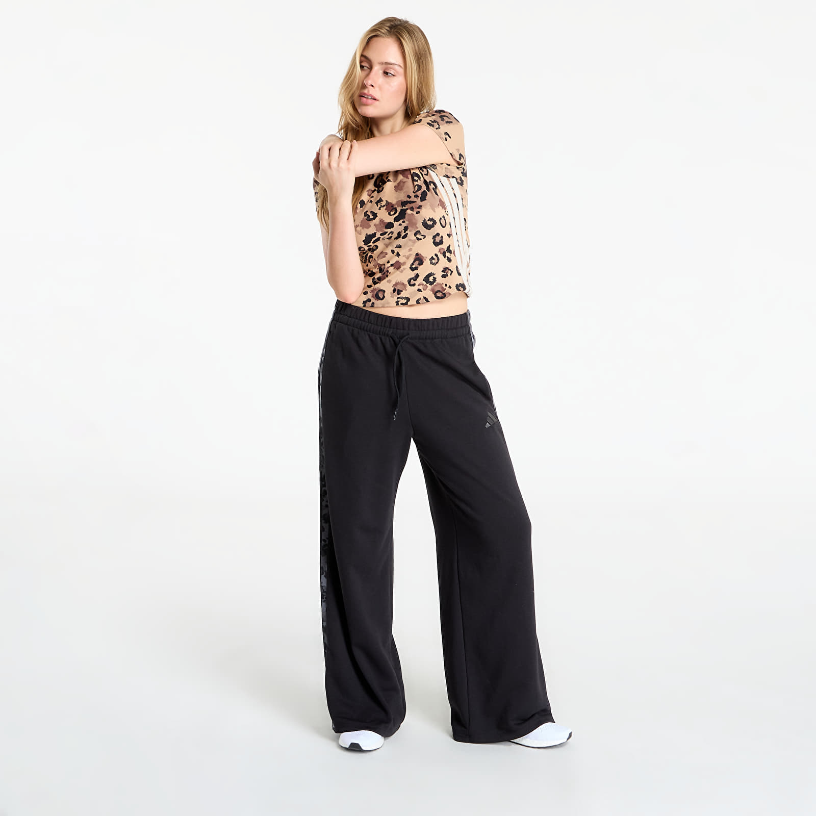 Moteriškos sportinės kelnės adidas Animal Print 3-Stripes Open Hem Pants Black/ Multicolor
