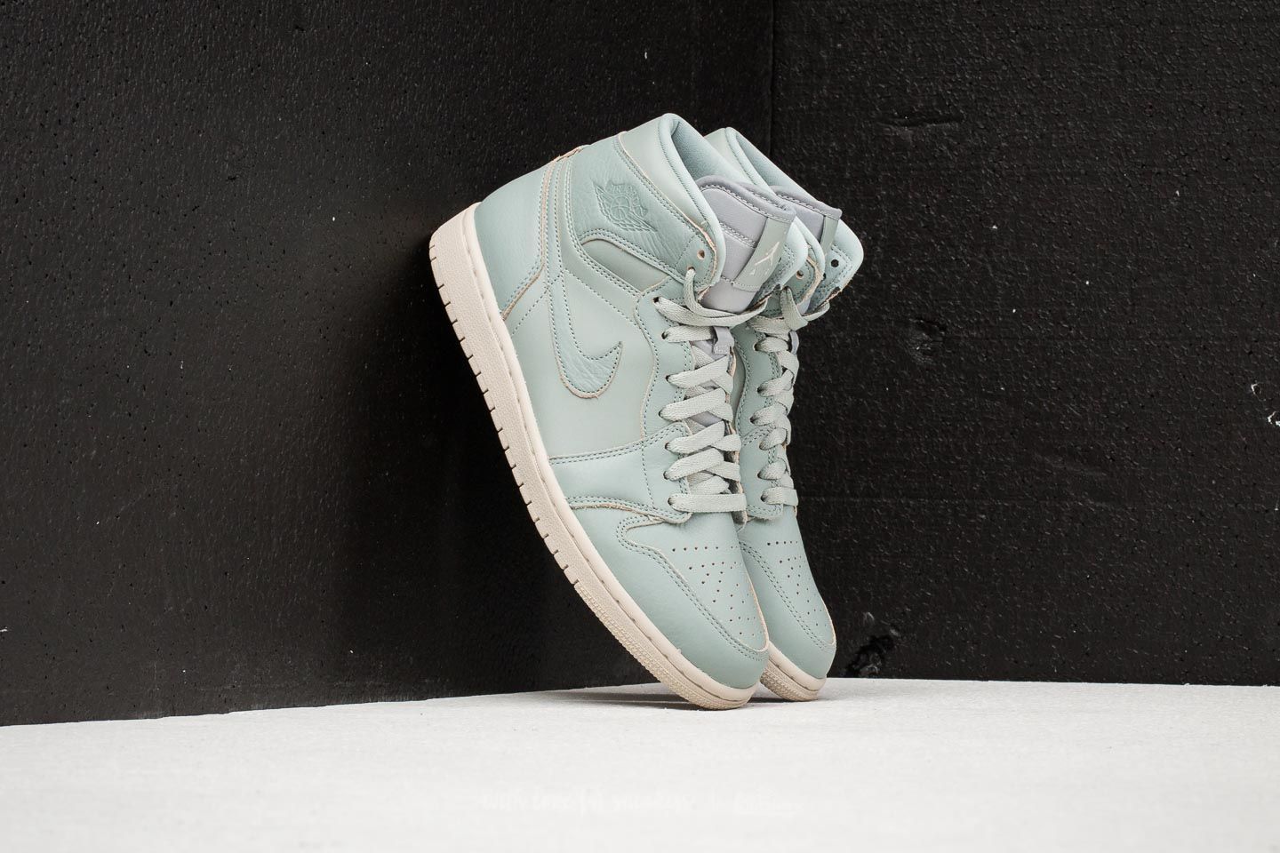 Men s shoes Air Jordan 1 Retro High Premium Mica Green Mica Green Footshop