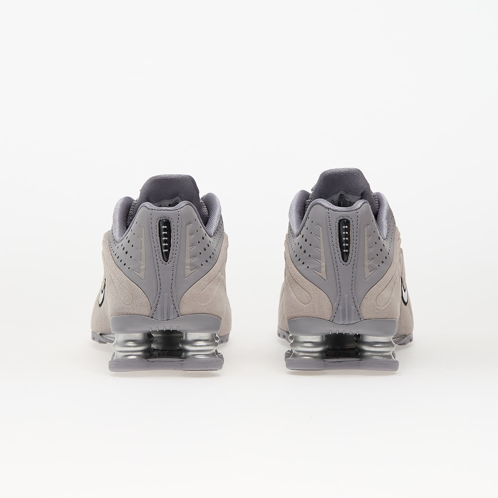 Skor för kvinnor Nike W Shox R4 Cement Grey/ Black-College Grey-Mtlc Silver