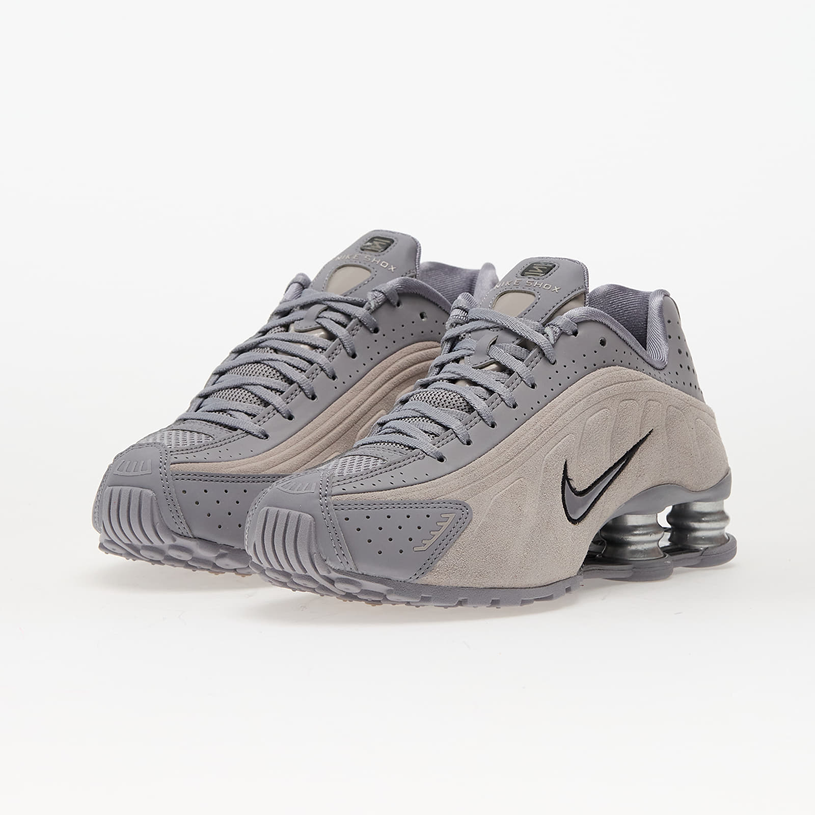 Skor för kvinnor Nike W Shox R4 Cement Grey/ Black-College Grey-Mtlc Silver