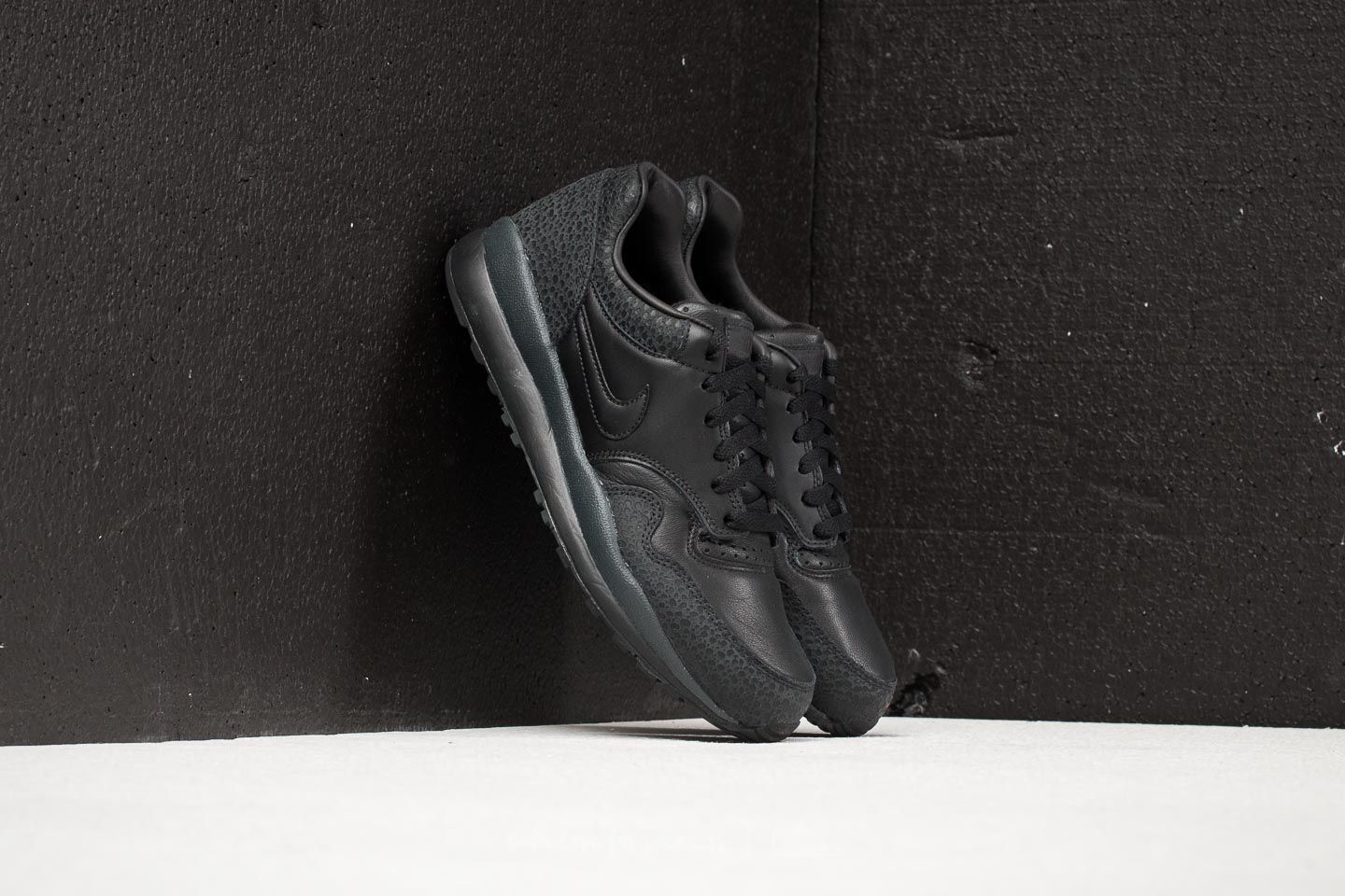 Nike air safari cheap qs black