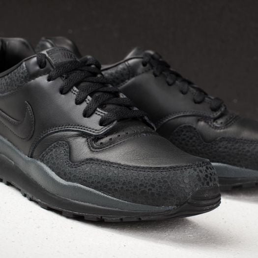 Nike Air Safari QS