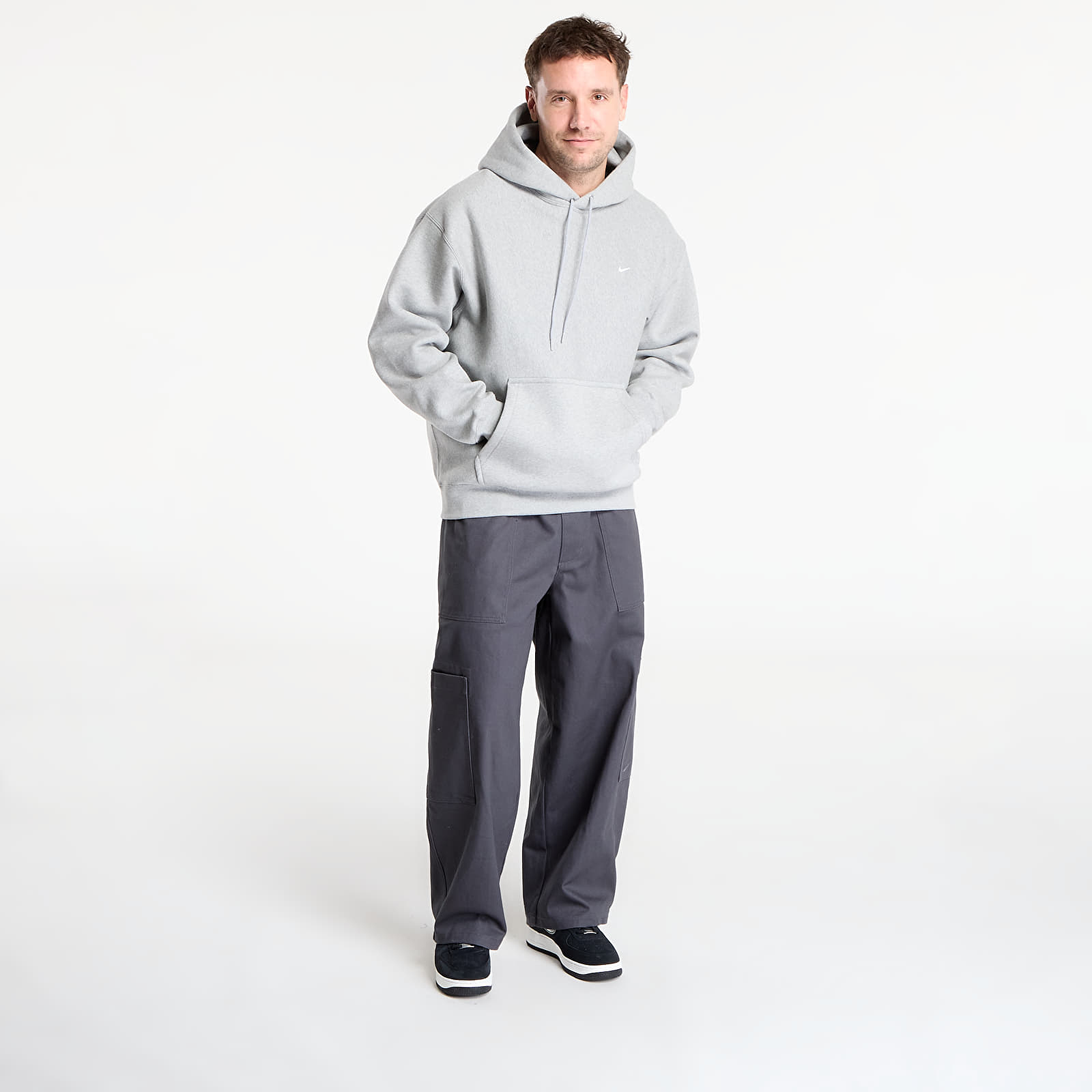 Pánske mikiny Nike Solo Swoosh Men's Pullover Hoodie Dk Grey Heather/ Lt Smoke Grey/ White