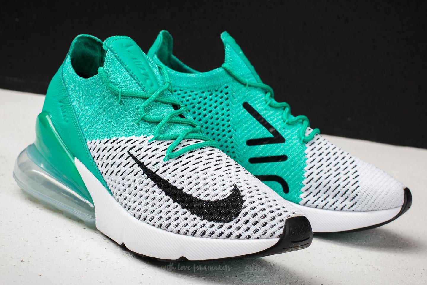 Nike air max discount 270 flyknit clear emerald
