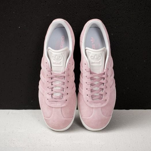 Gazelle stitch shop and turn pink