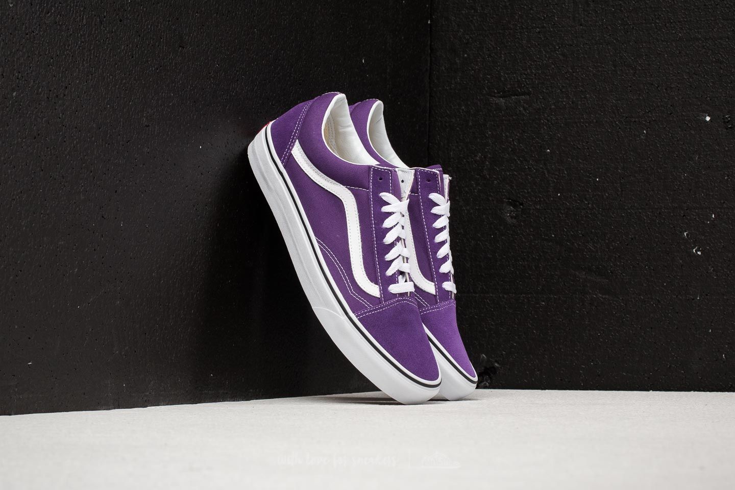 Vans old skool petunia deals