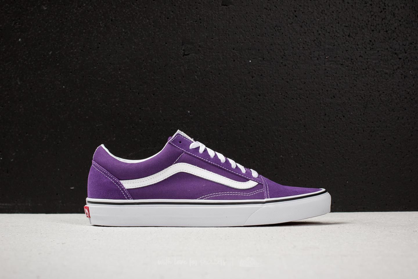 Vans petunia hotsell true white