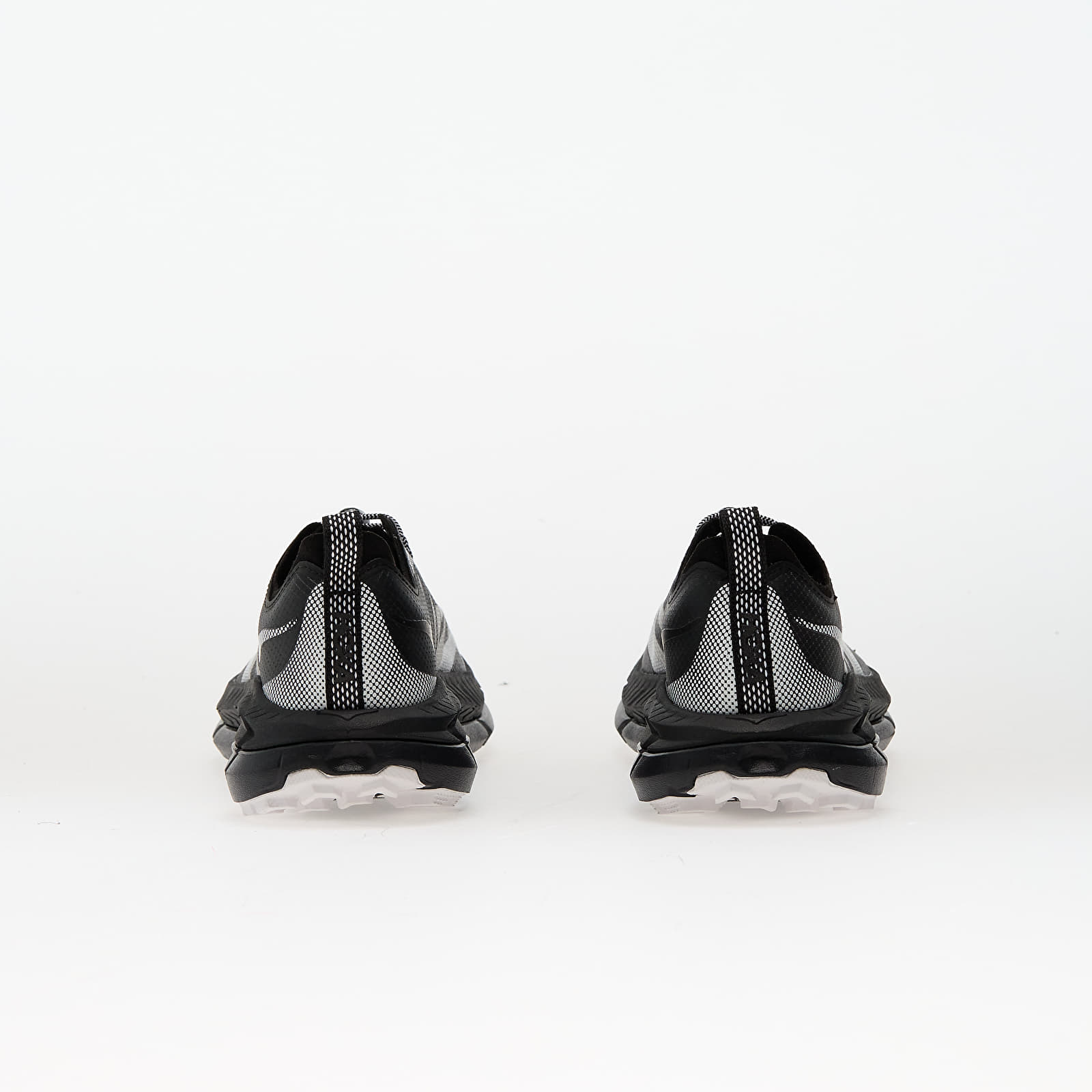 Skor för män Hoka® U Mafate Speed 4 Lite Ts Black/ White