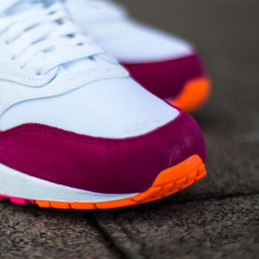 nike women's air max 1 essential running shoe